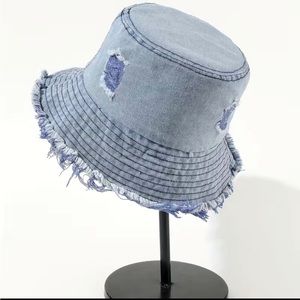 Bucket hat blue denim distressed